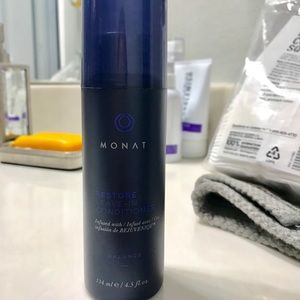 Monat restore leave in conditioner